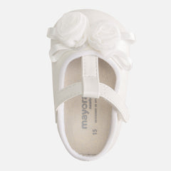 9285 white baby shoe